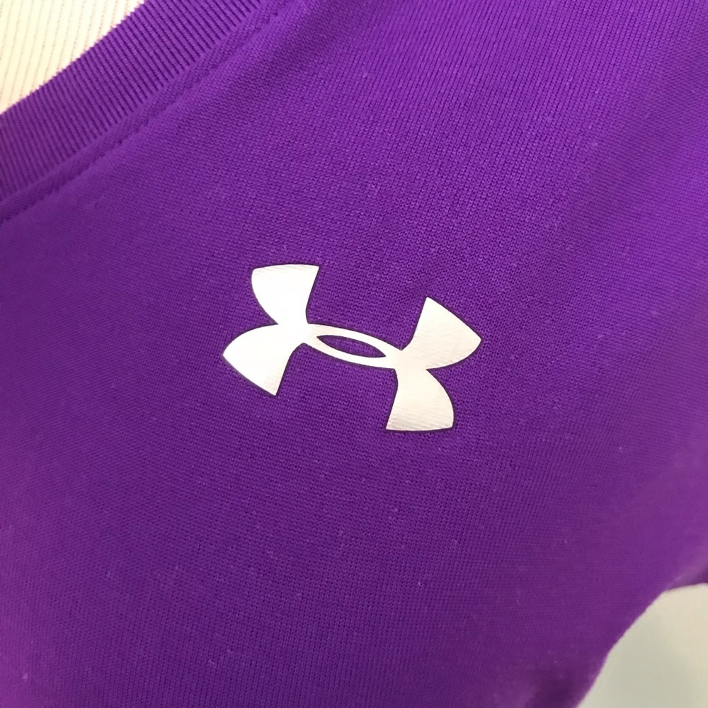 Under Armour Short Sleeve Tee Shirt V Neck Purple Size Medium - Picture 6 of 6